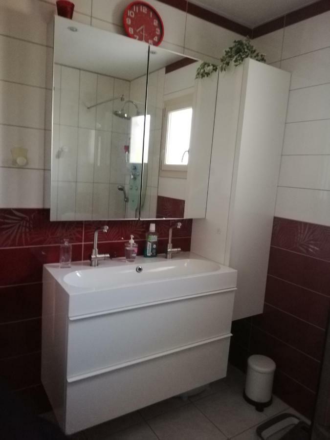 Chambre au calme à la campagne avec piscine idéale étape ou déplacement pro Vaux-sur-Vienne Exterior foto